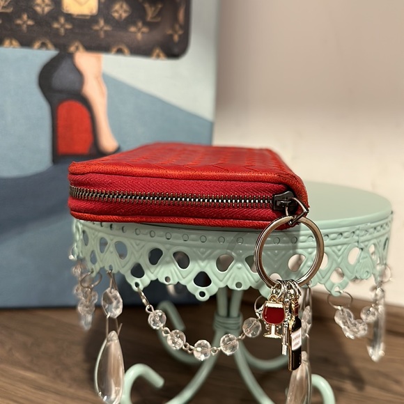 ❤️Wallet by Bottega Intrecciato ❤️ - Picture 4 of 16